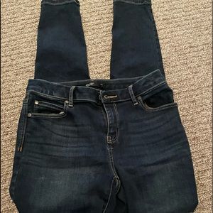 Like new Simply Vera Jeans size 6 Skinny